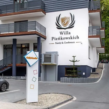 Pienkowskich 2 מלון *